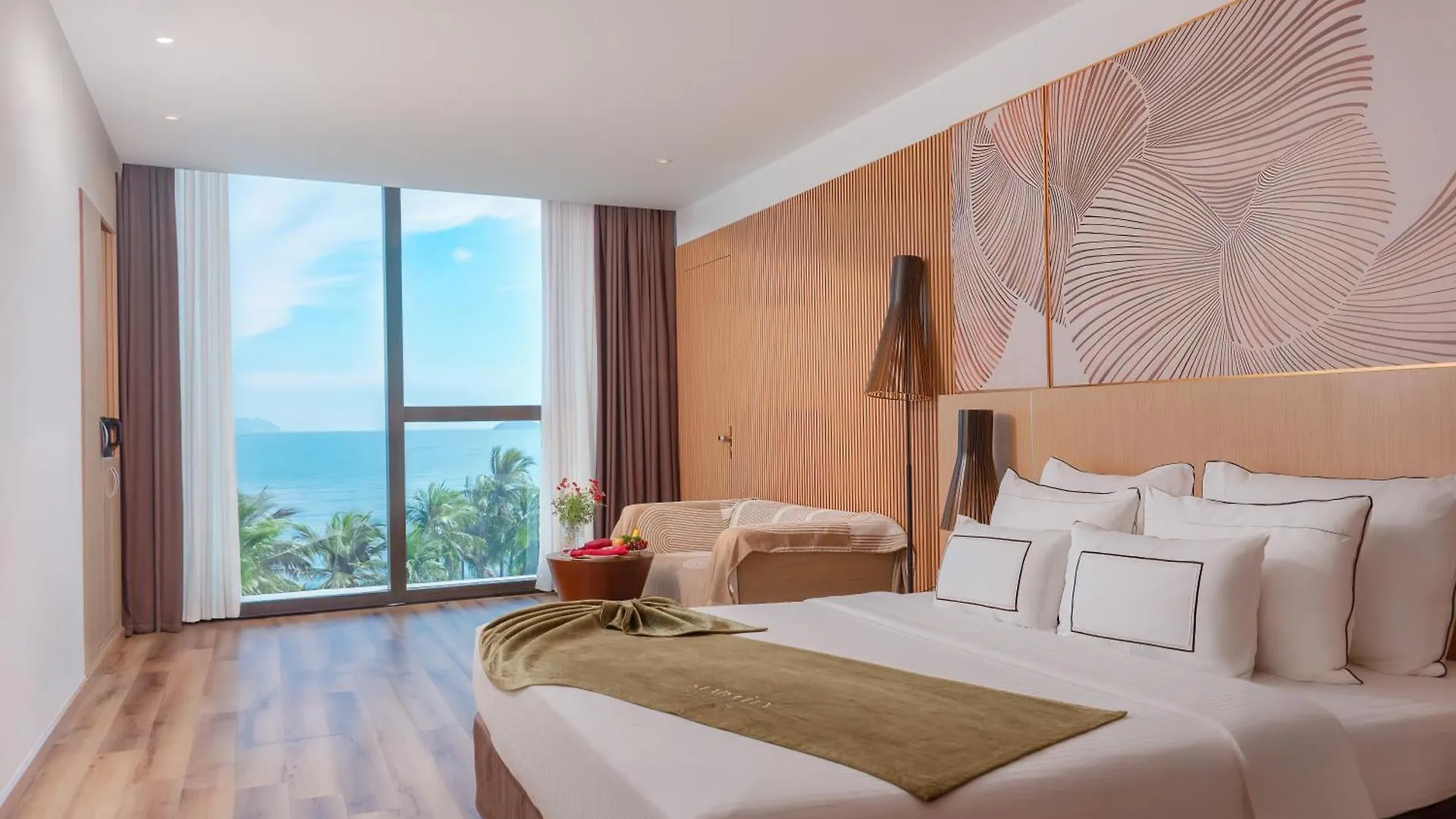 Starcity Hotel & Condotel Beachfront Нячанг 5*,  Вьетнам