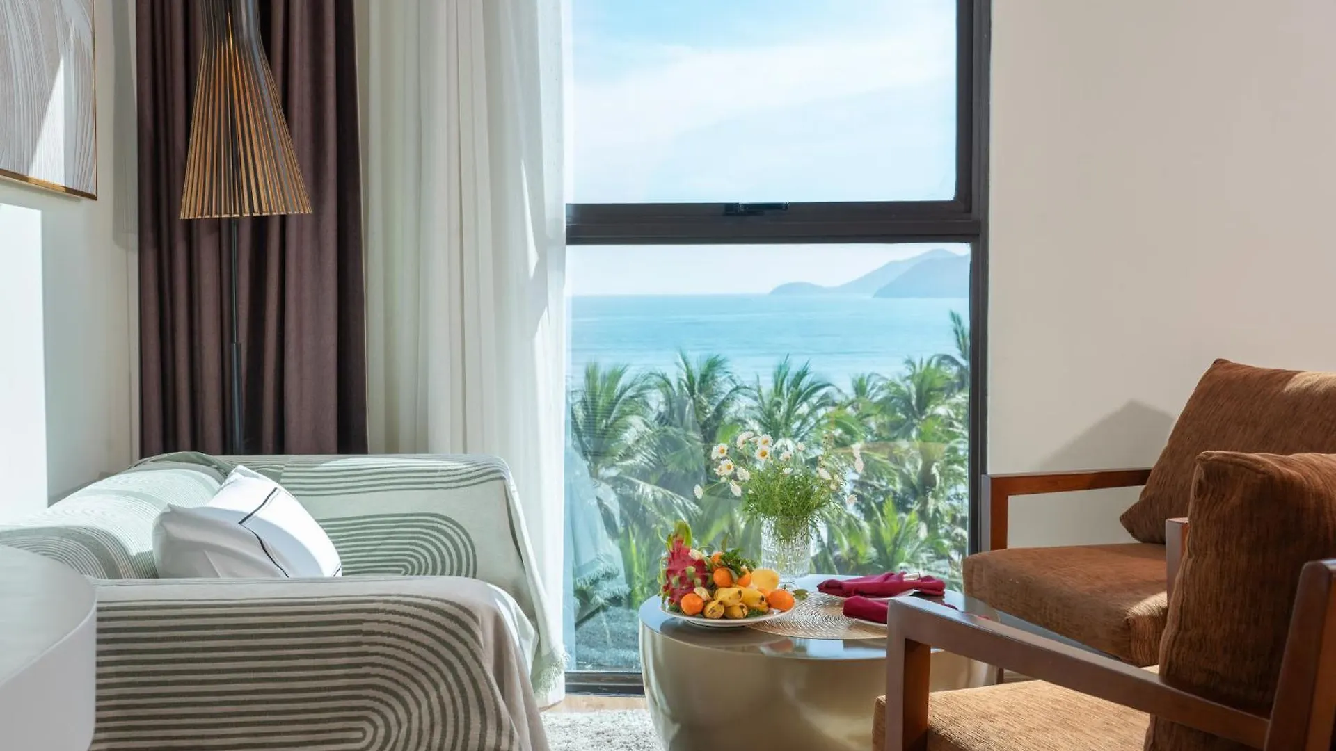 Starcity Hotel & Condotel Beachfront Нячанг 5*,