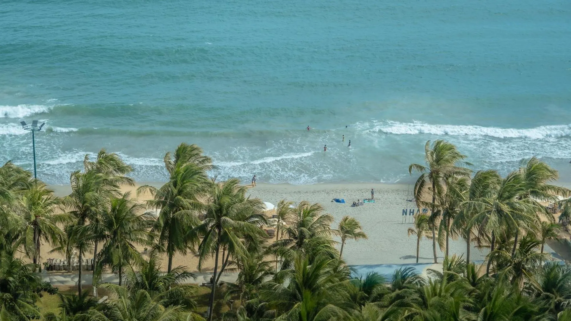 Starcity Hotel & Condotel Beachfront Нячанг