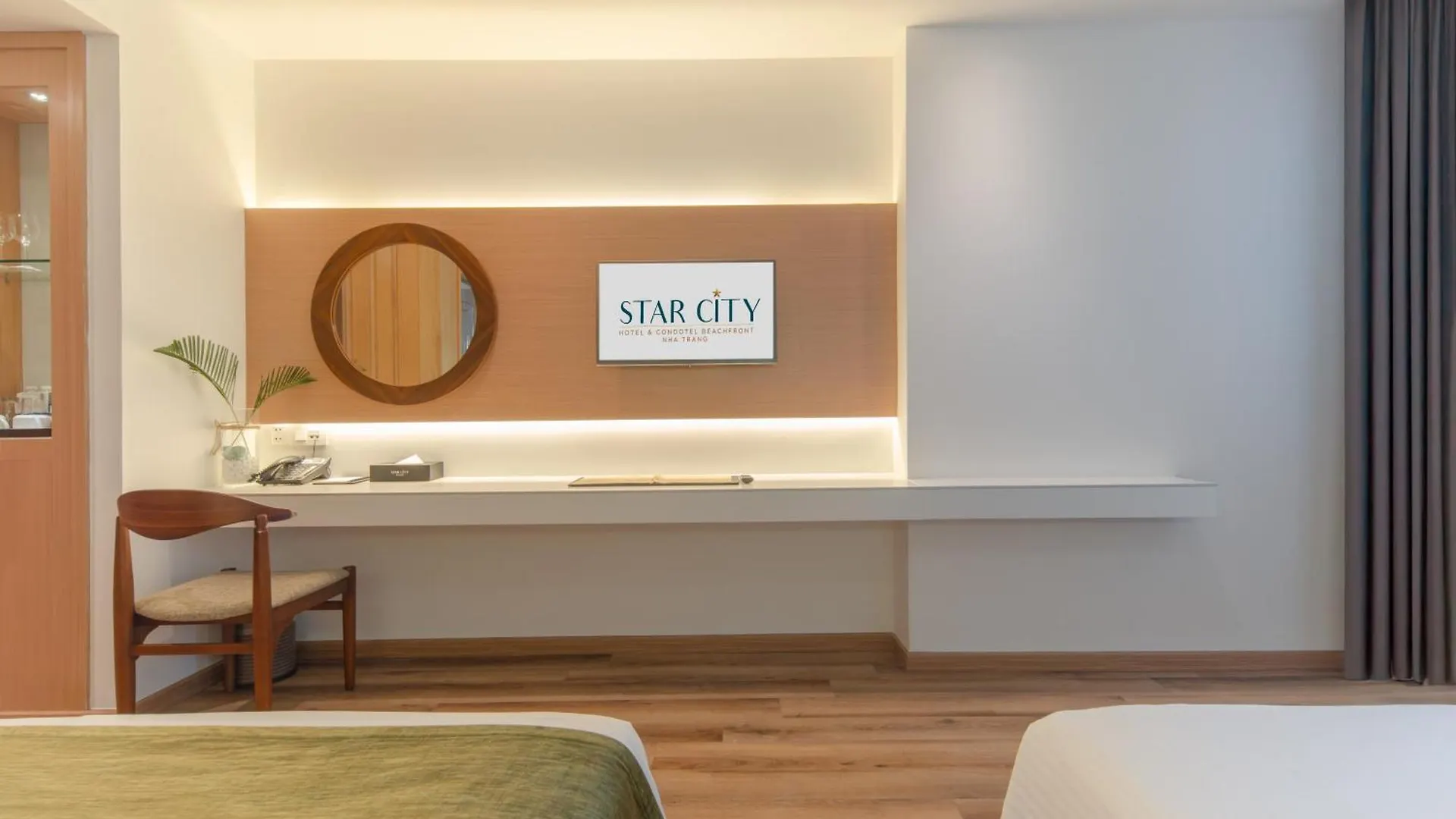 Starcity Hotel & Condotel Beachfront Нячанг