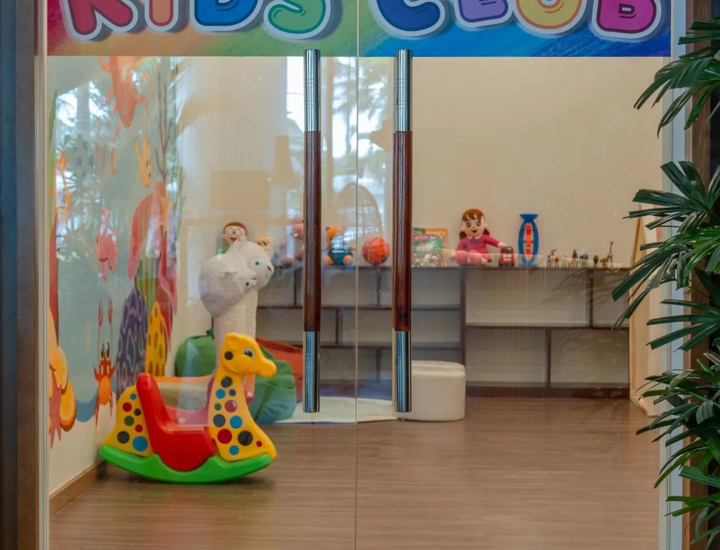 Starcity Hotel & Condotel Beachfront Нячанг