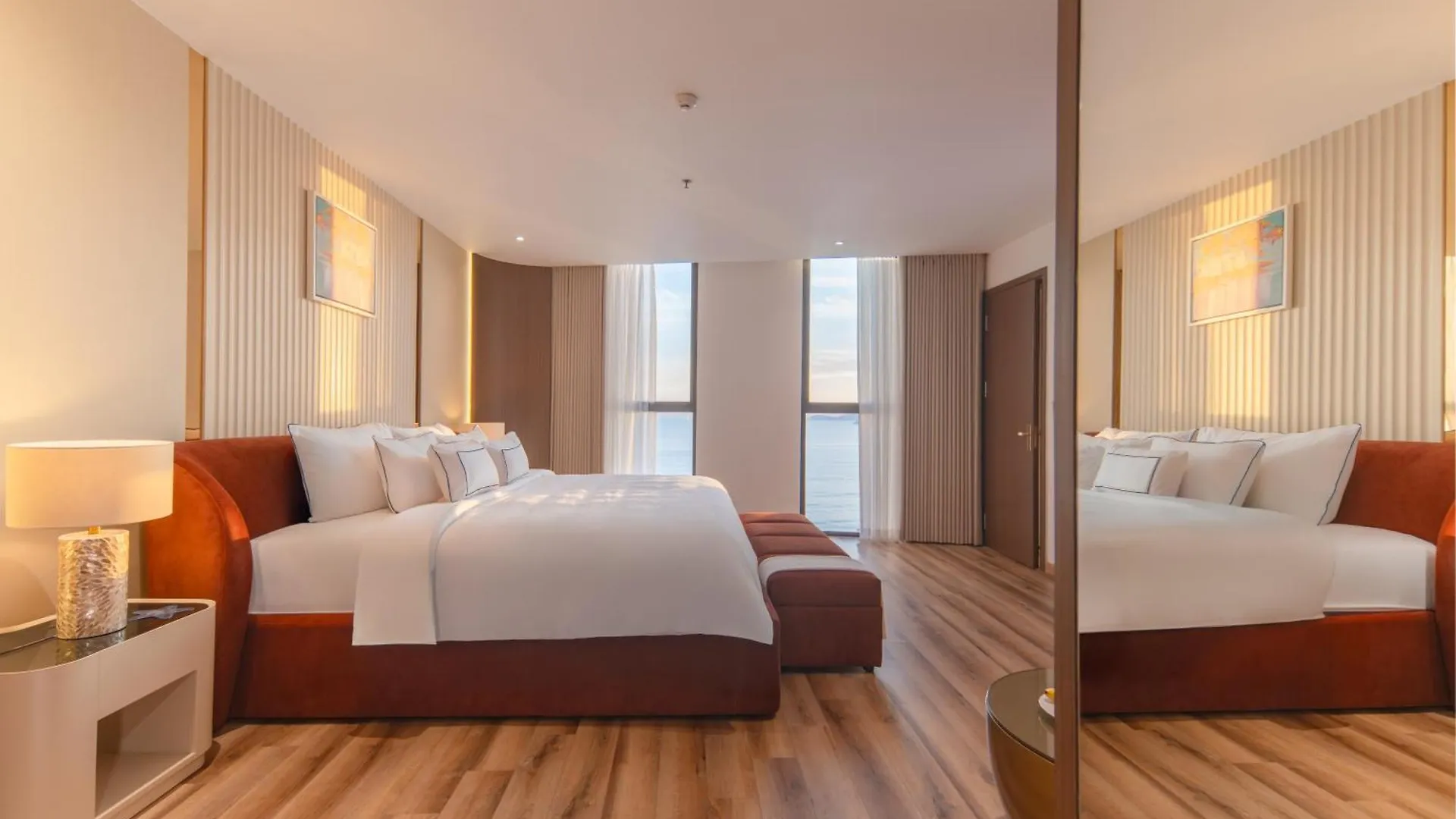 Starcity Hotel & Condotel Beachfront Нячанг