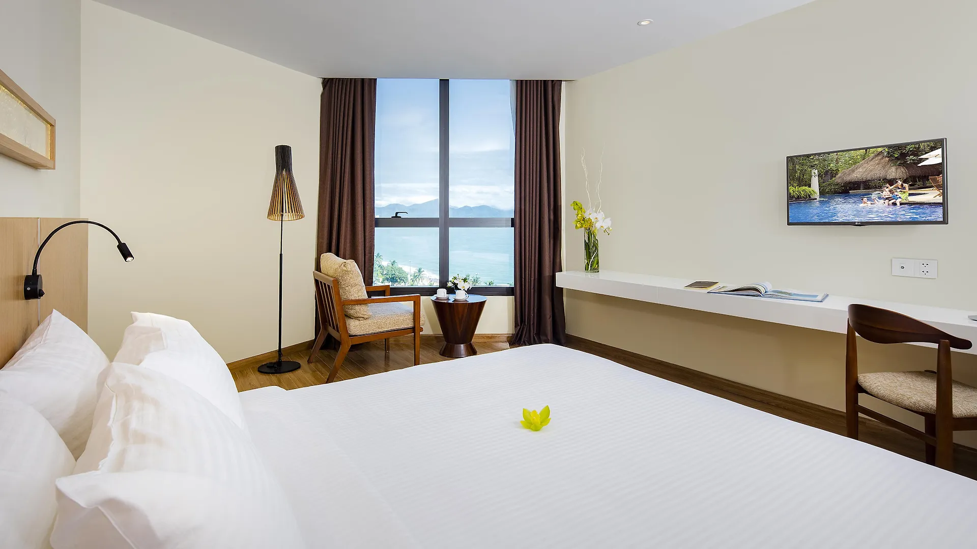 *****  Starcity Hotel & Condotel Beachfront Nha Trang Vietnam