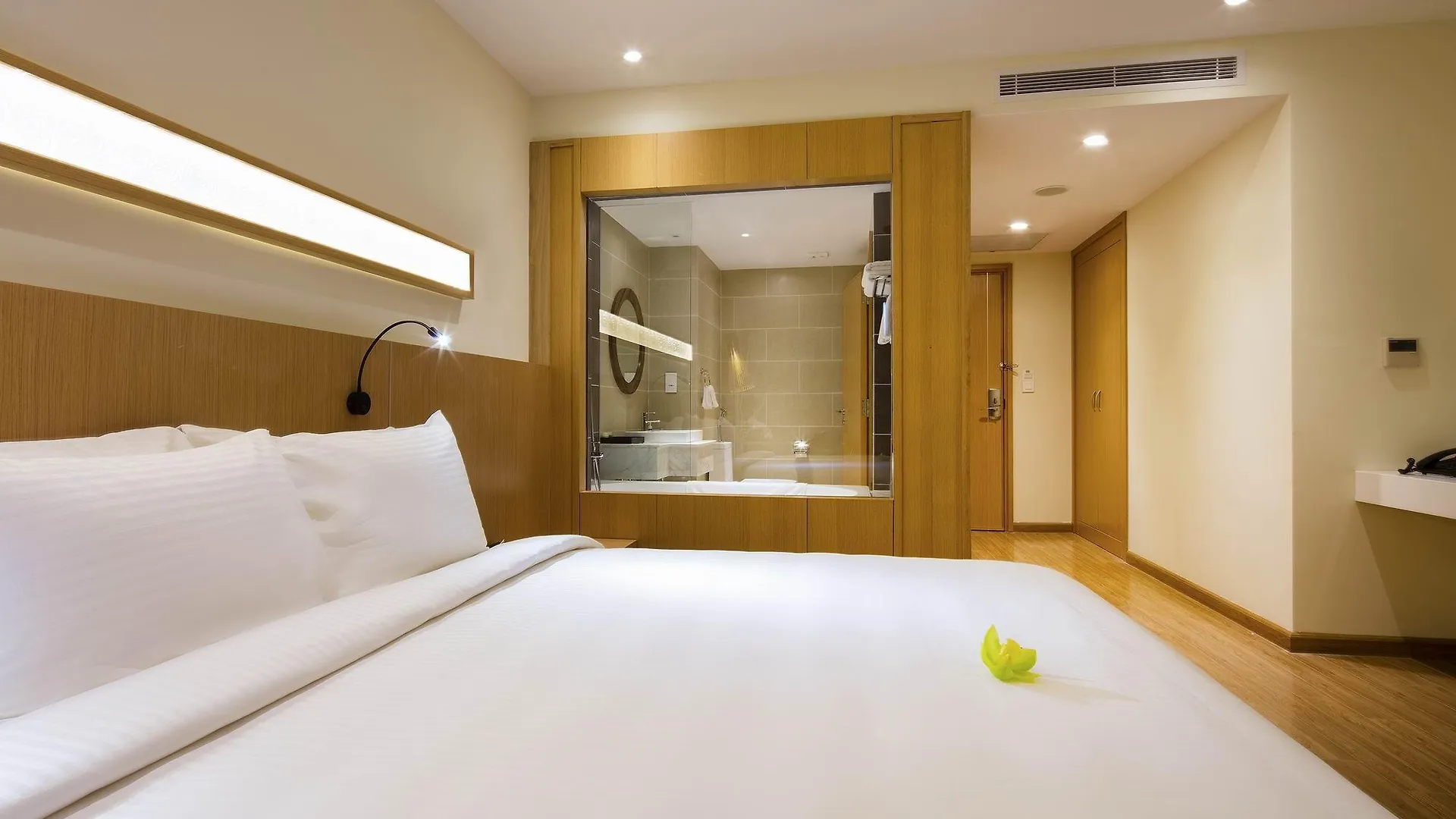 Starcity Hotel & Condotel Beachfront Nha Trang 5*,  Vietnam