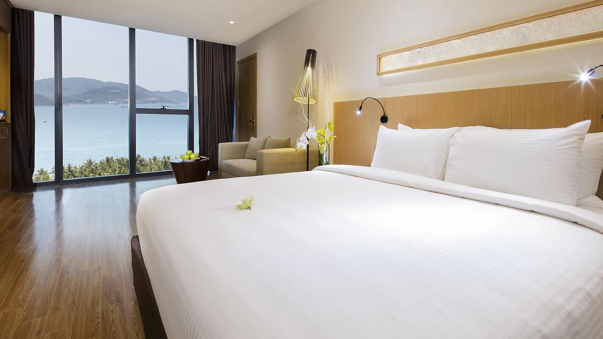 Starcity Hotel & Condotel Beachfront Nha Trang