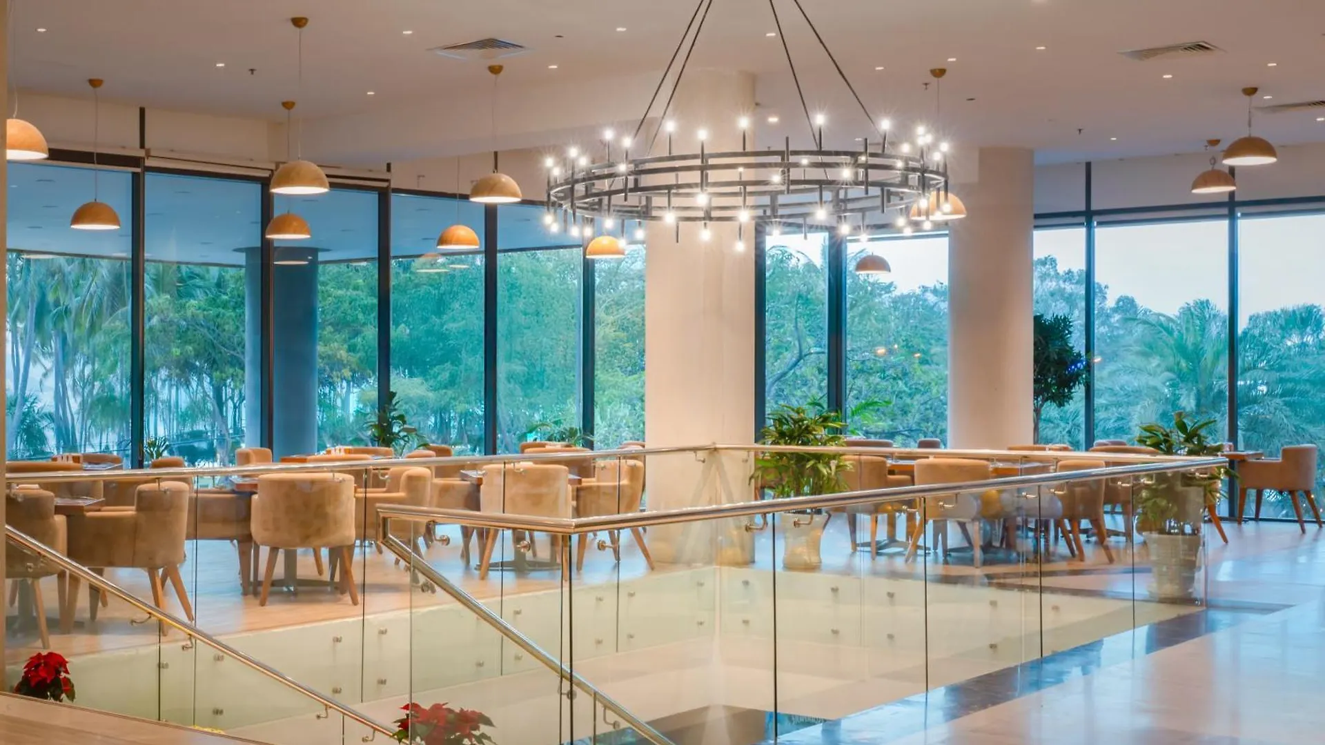 Starcity Hotel & Condotel Beachfront Nha Trang