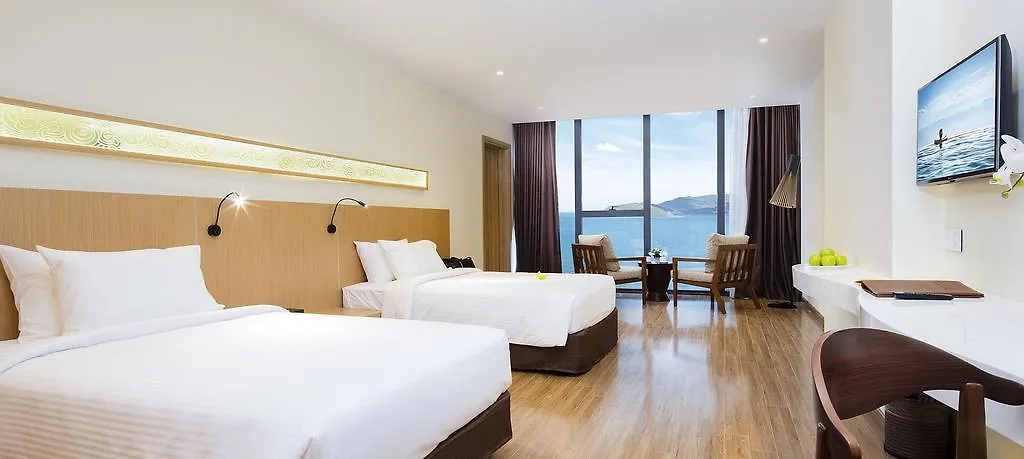 Starcity Hotel & Condotel Beachfront Nha Trang 5*,