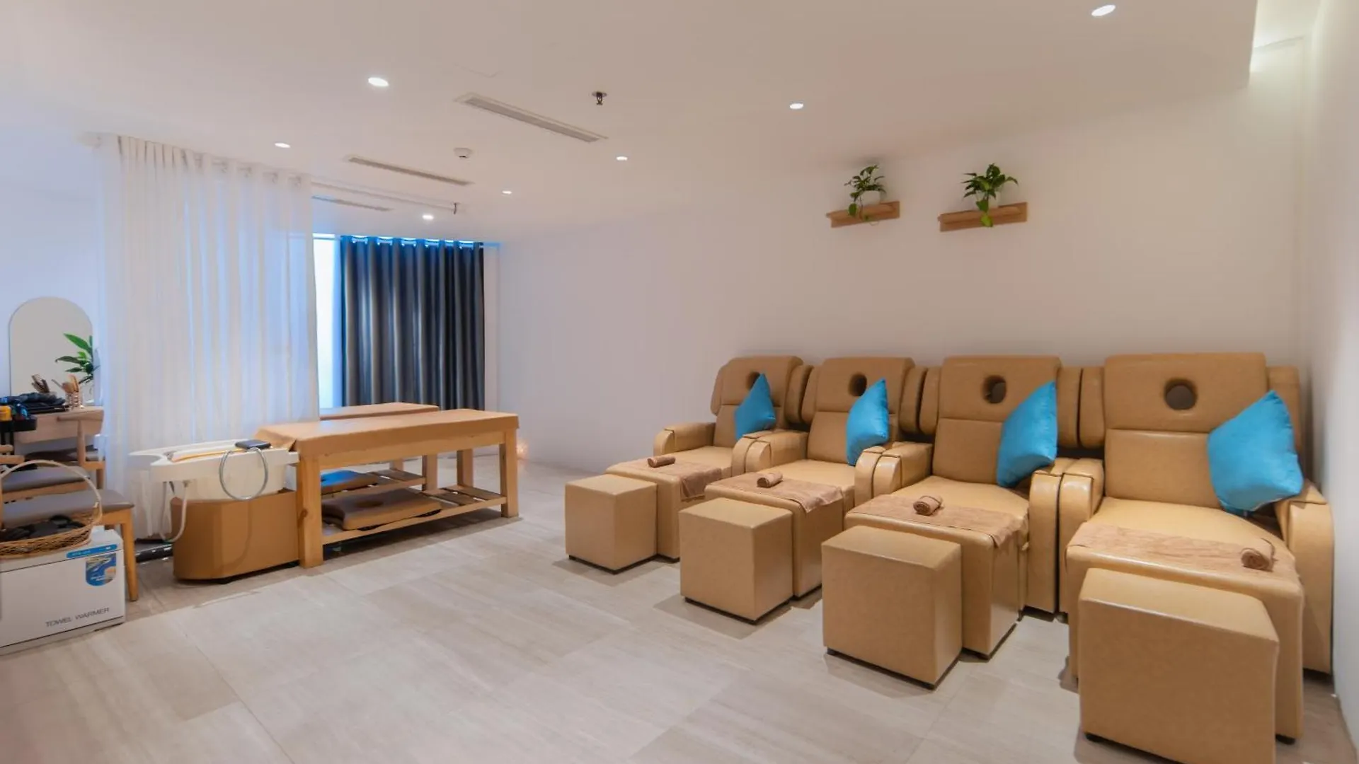 Starcity Hotel & Condotel Beachfront Nha Trang 5*,  Vietnam
